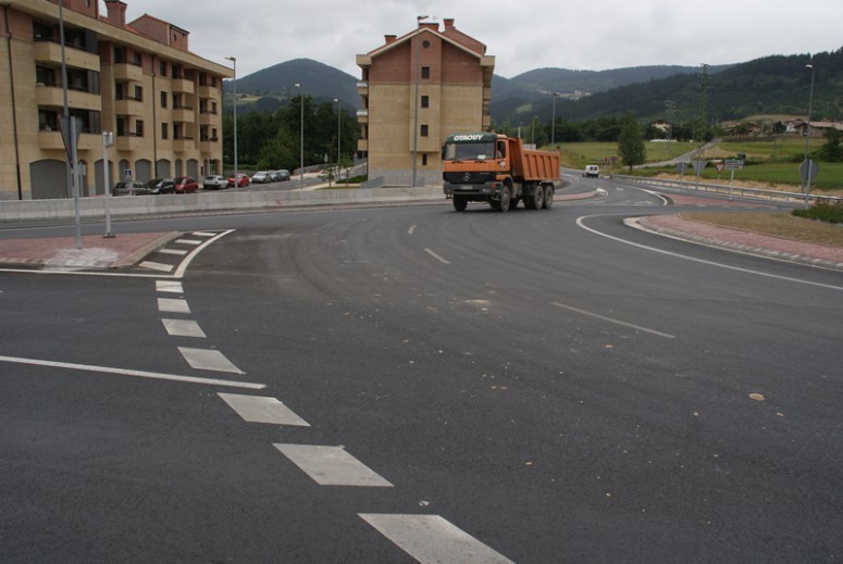 asfaltado_de_la_mejora_de_la_seguridad_vial_en_iurreta_1